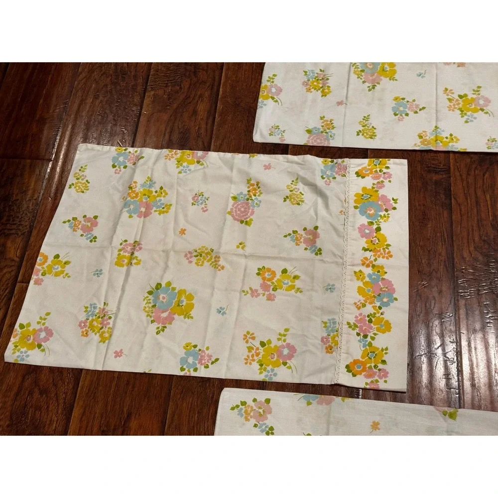 Fashion Manor Pillowcases White Floral Set of 3 Vintage Eyelet Trim 19.5x30